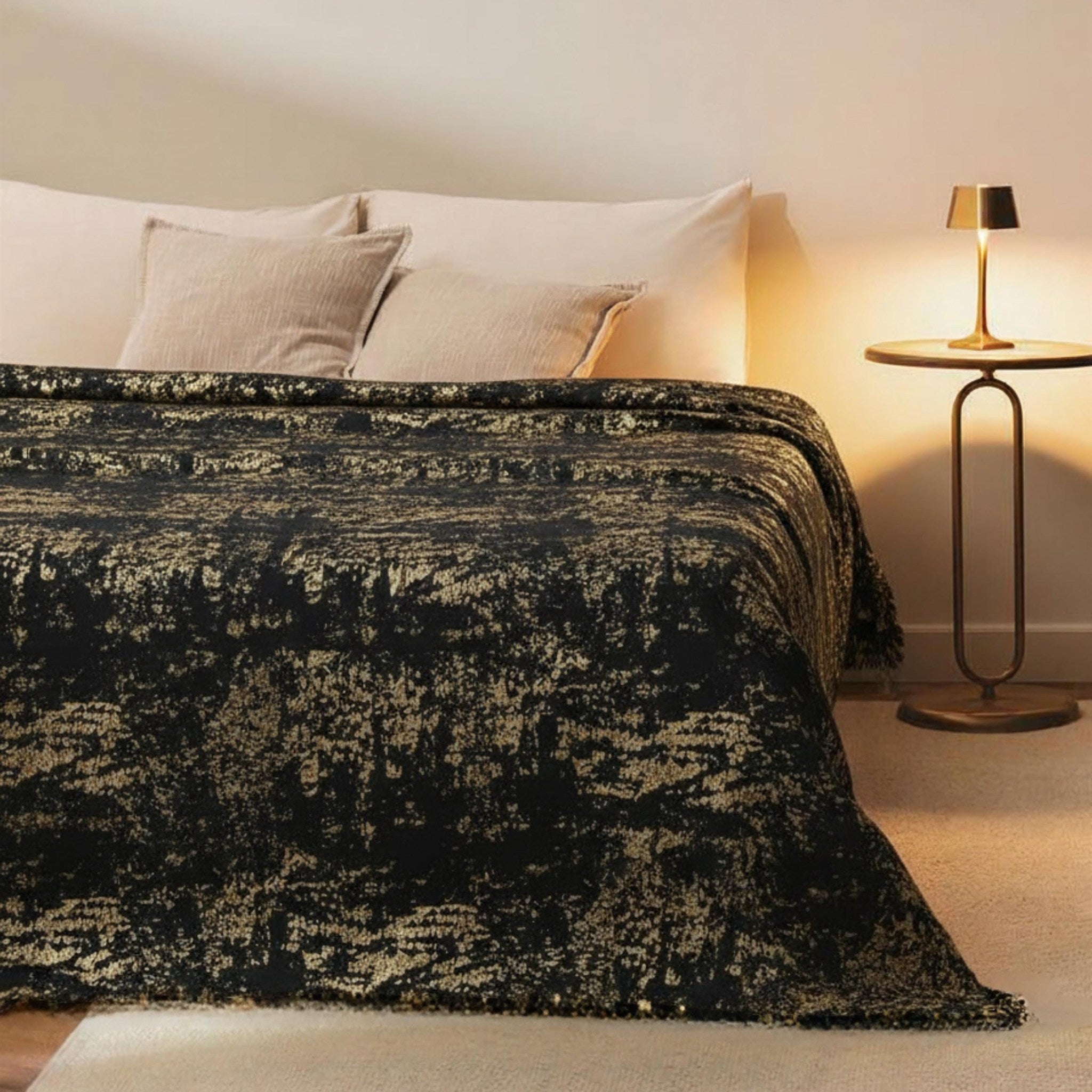 Bedspread with matching pillows