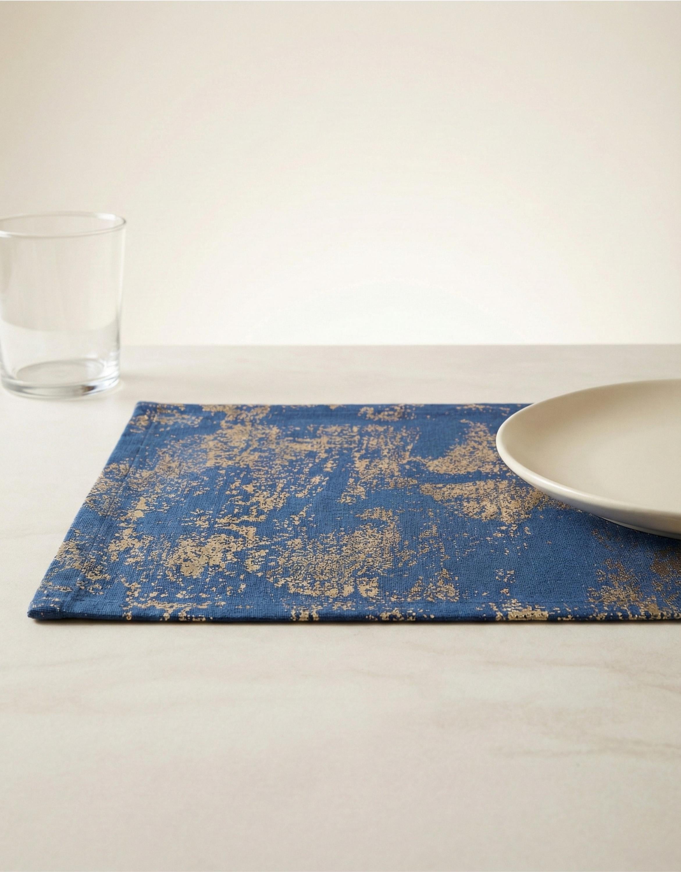 Placemat table styling