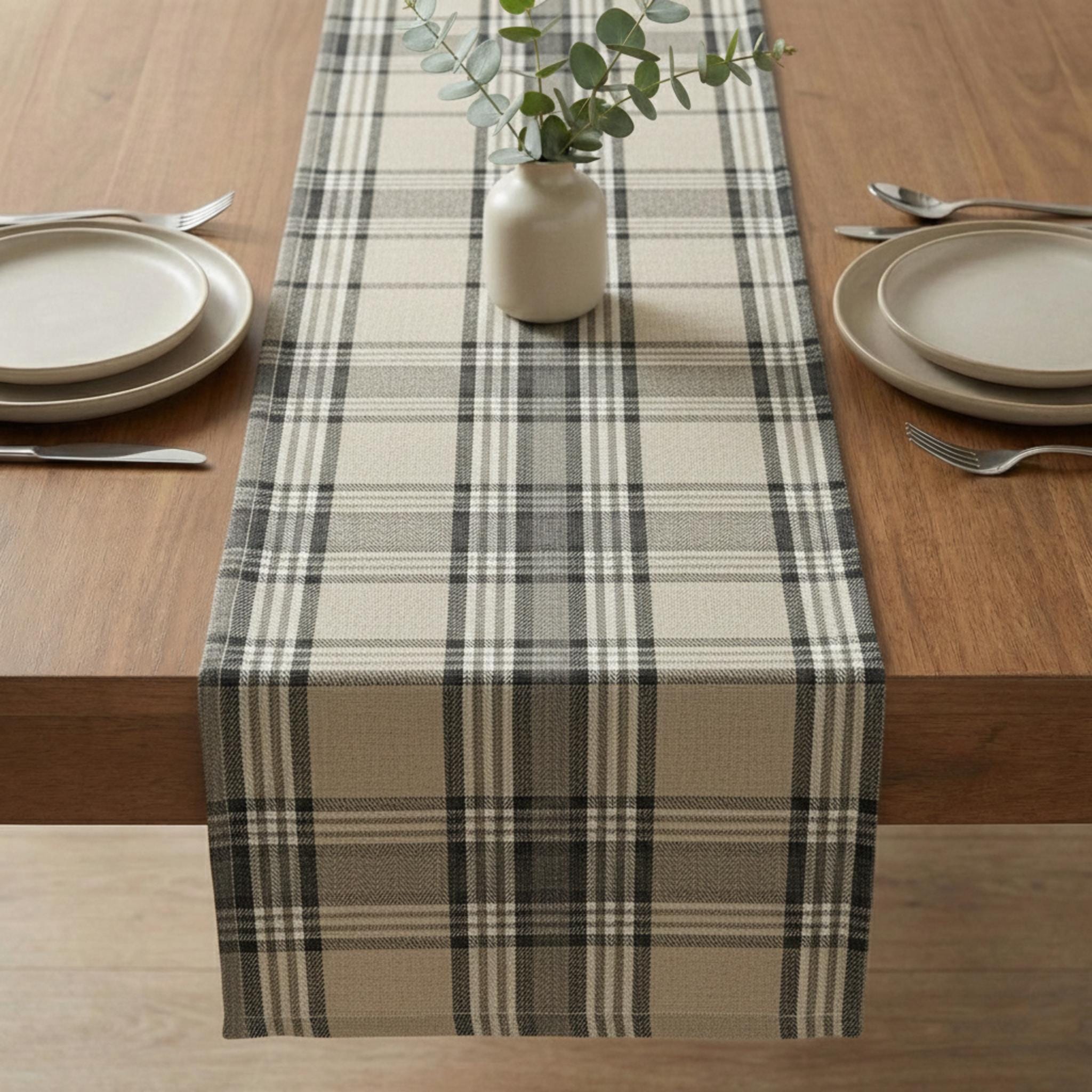 Plaid linen detail