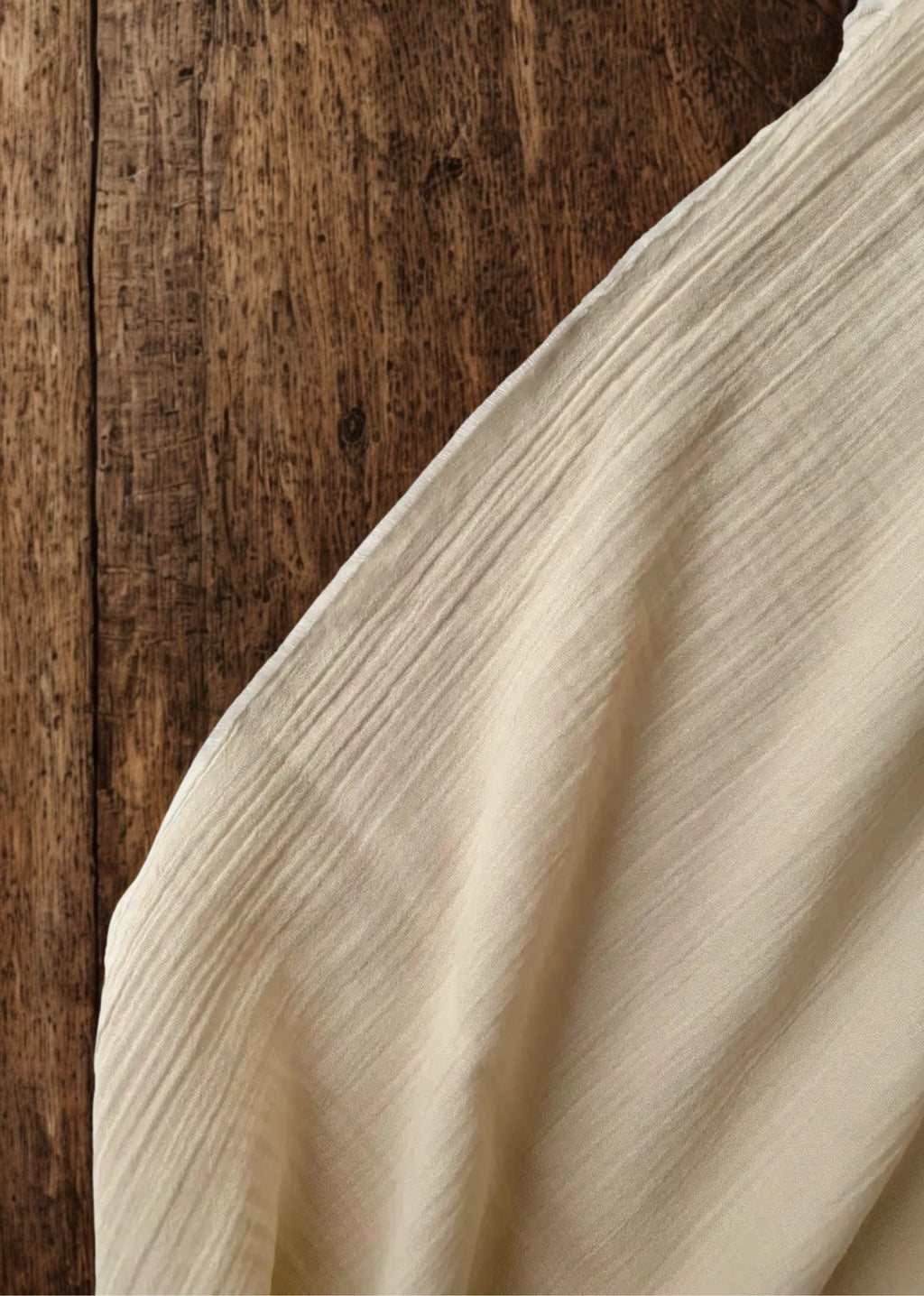 Crinkle cotton muslin tablecloth detail
